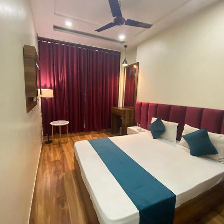 Hotel 56 - 200 Meter From Golden Temple アムリトサル エクステリア 写真