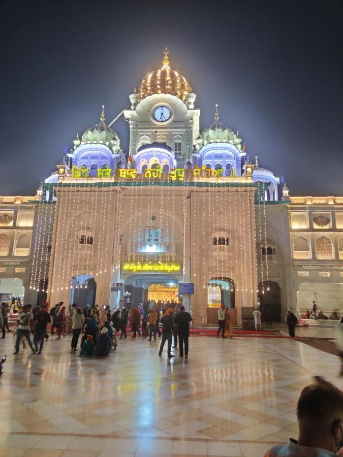 Hotel 56 - 200 Meter From Golden Temple アムリトサル エクステリア 写真