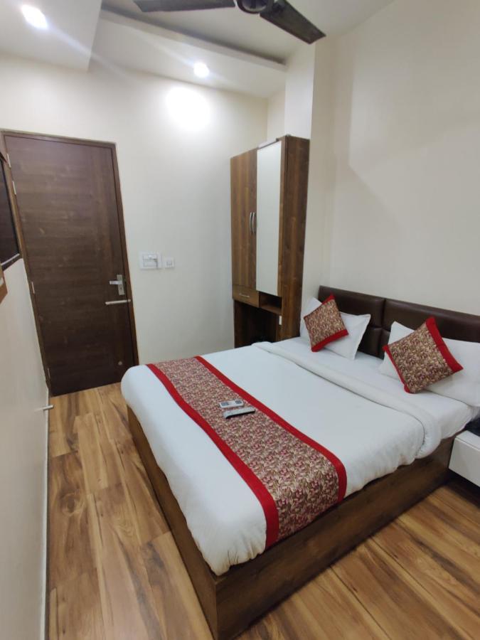 Hotel 56 - 200 Meter From Golden Temple アムリトサル エクステリア 写真