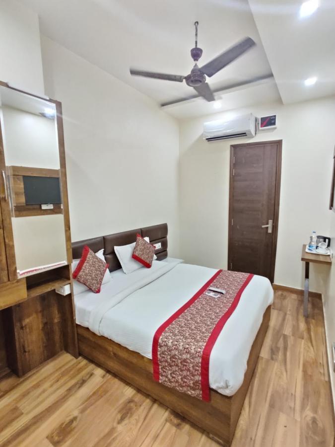 Hotel 56 - 200 Meter From Golden Temple アムリトサル エクステリア 写真