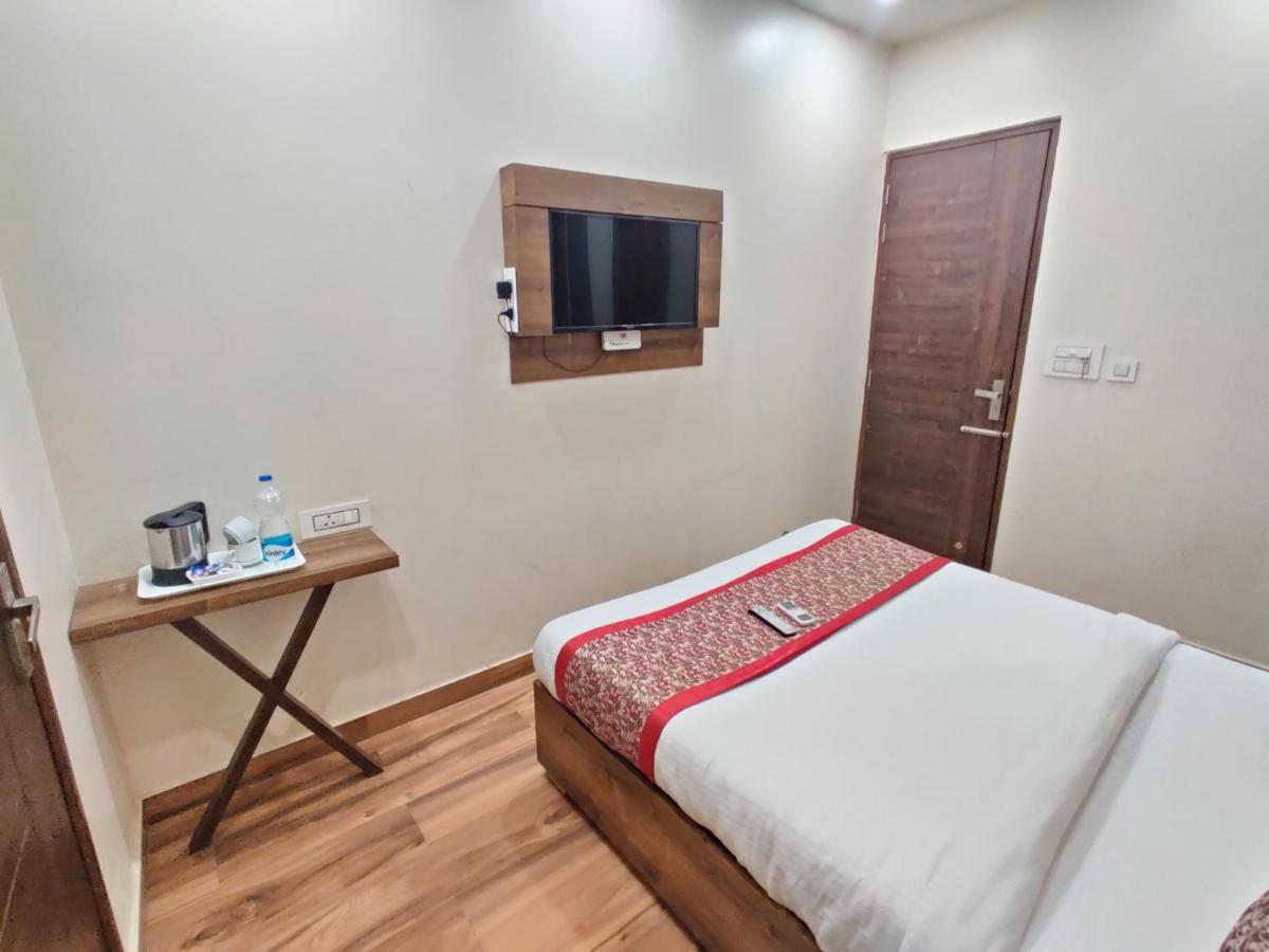 Hotel 56 - 200 Meter From Golden Temple アムリトサル エクステリア 写真