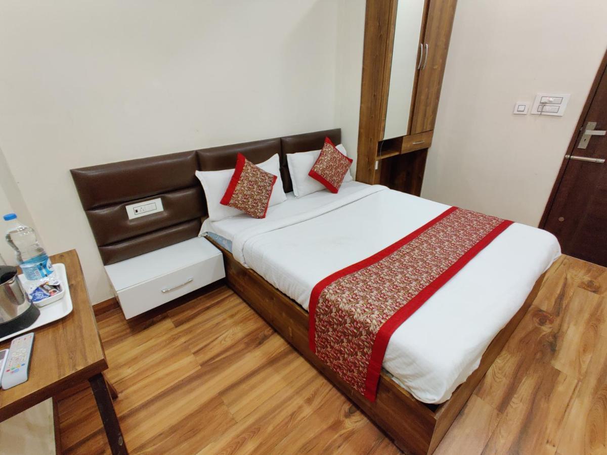 Hotel 56 - 200 Meter From Golden Temple アムリトサル エクステリア 写真