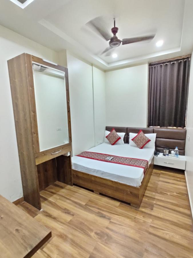 Hotel 56 - 200 Meter From Golden Temple アムリトサル エクステリア 写真