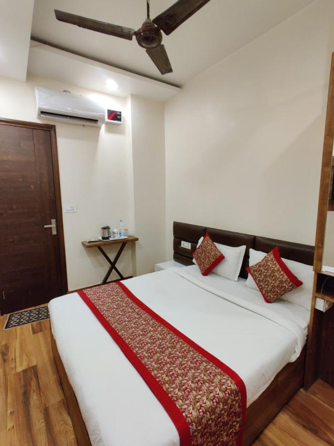 Hotel 56 - 200 Meter From Golden Temple アムリトサル エクステリア 写真
