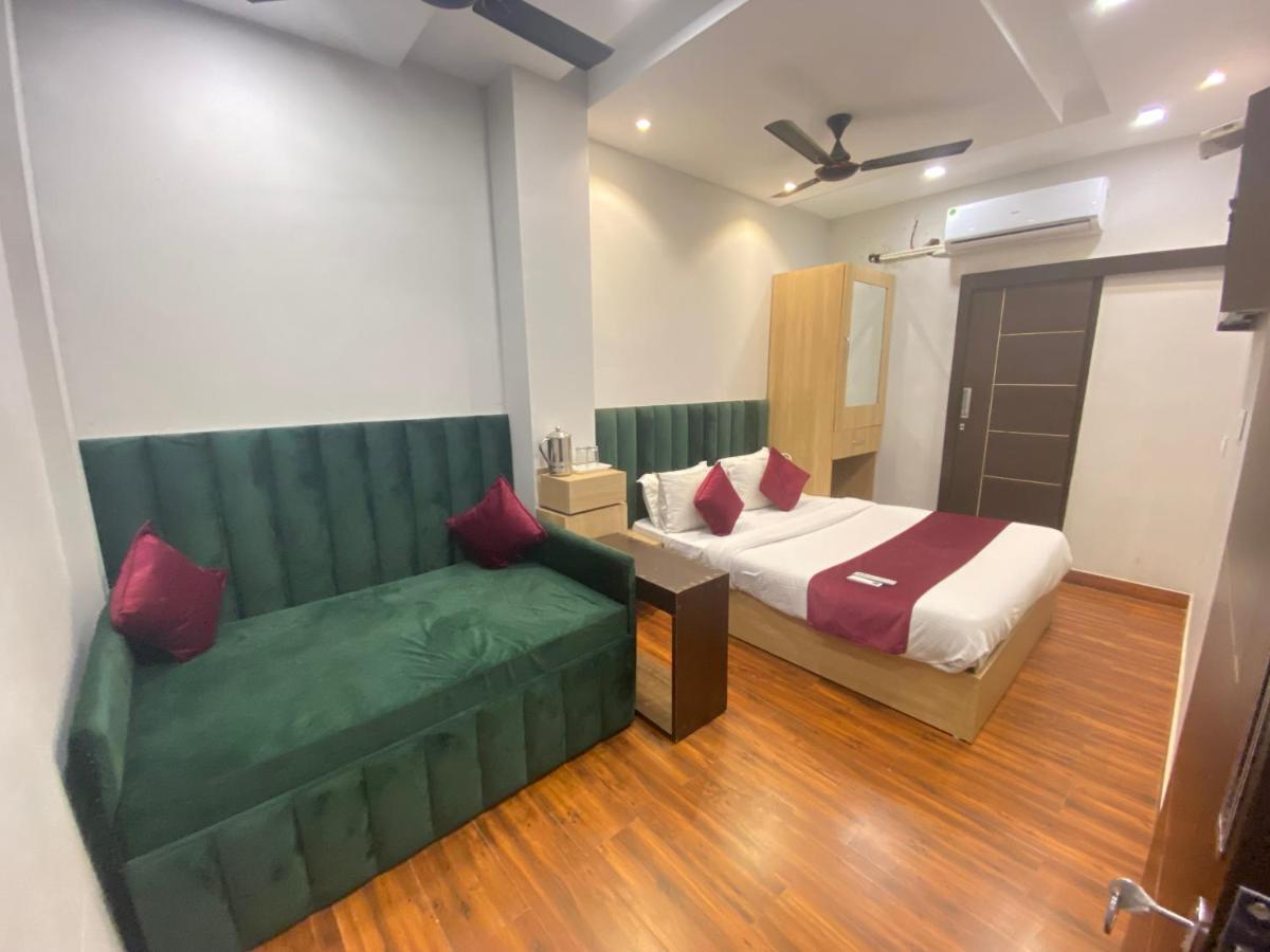 Hotel 56 - 200 Meter From Golden Temple アムリトサル エクステリア 写真