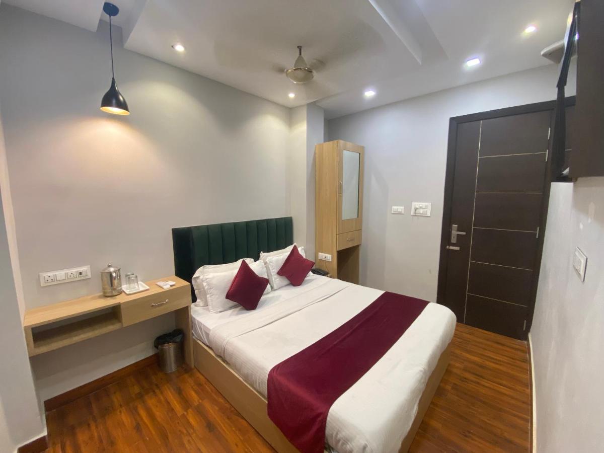 Hotel 56 - 200 Meter From Golden Temple アムリトサル エクステリア 写真