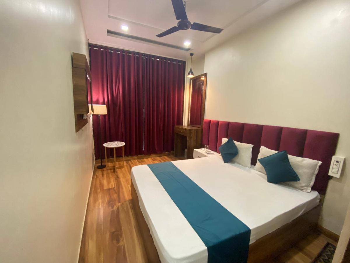 Hotel 56 - 200 Meter From Golden Temple アムリトサル エクステリア 写真