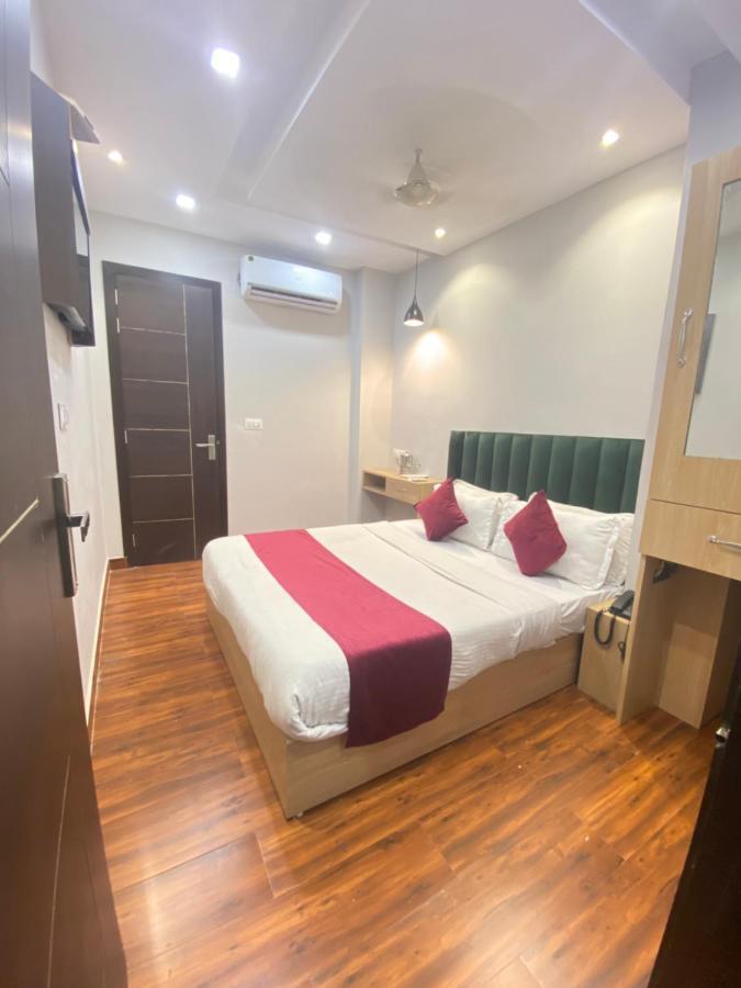 Hotel 56 - 200 Meter From Golden Temple アムリトサル エクステリア 写真