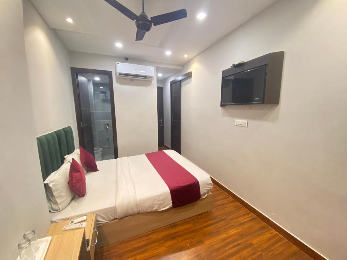 Hotel 56 - 200 Meter From Golden Temple アムリトサル エクステリア 写真