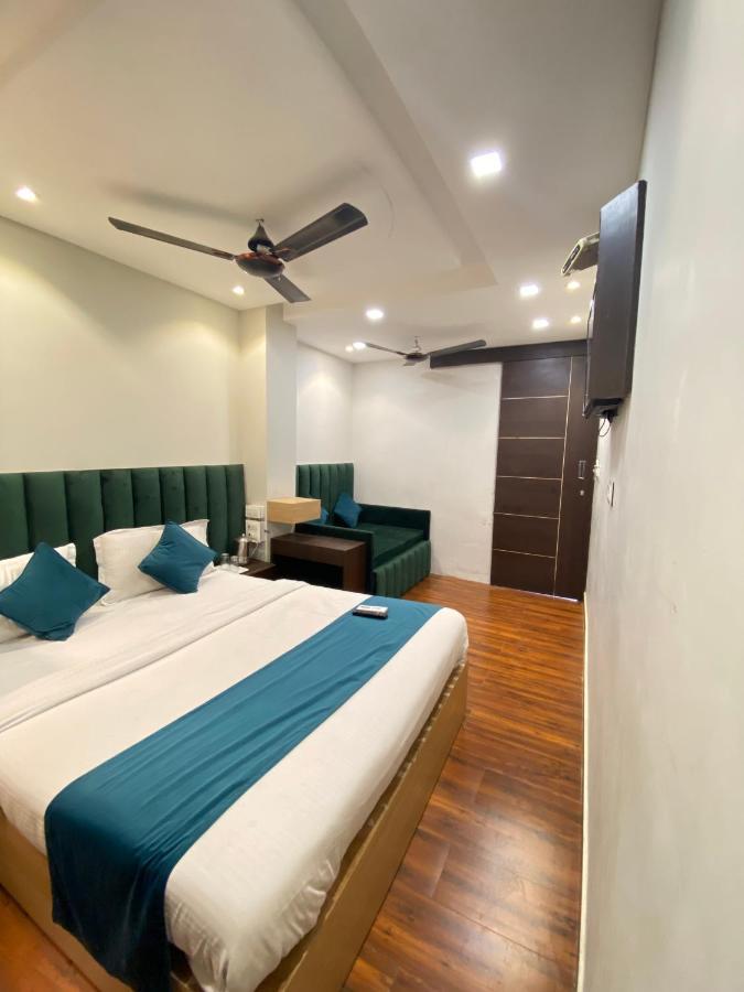 Hotel 56 - 200 Meter From Golden Temple アムリトサル エクステリア 写真
