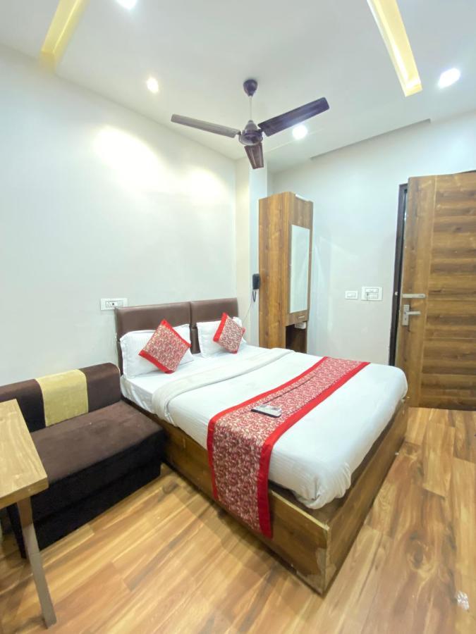 Hotel 56 - 200 Meter From Golden Temple アムリトサル エクステリア 写真