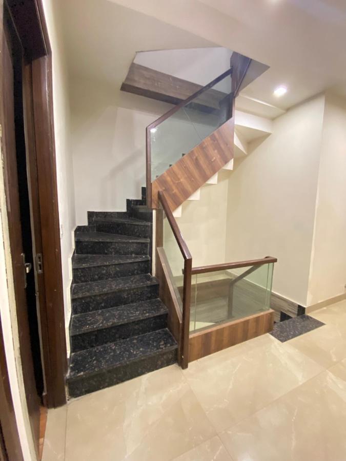 Hotel 56 - 200 Meter From Golden Temple アムリトサル エクステリア 写真