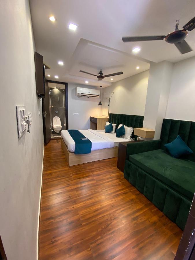 Hotel 56 - 200 Meter From Golden Temple アムリトサル エクステリア 写真
