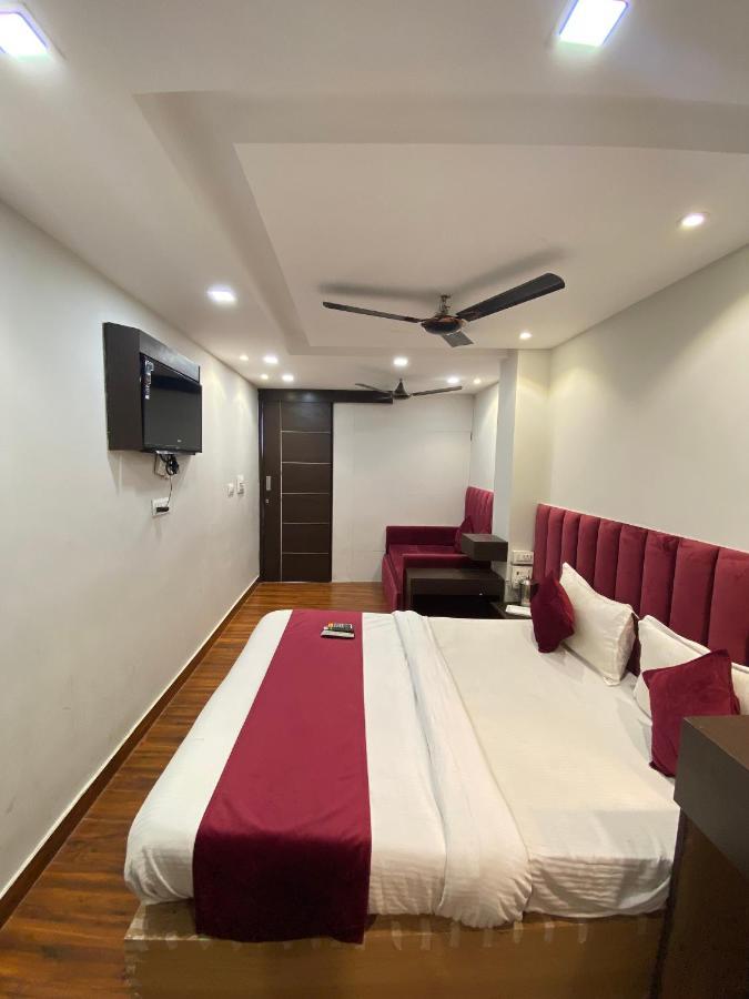 Hotel 56 - 200 Meter From Golden Temple アムリトサル エクステリア 写真